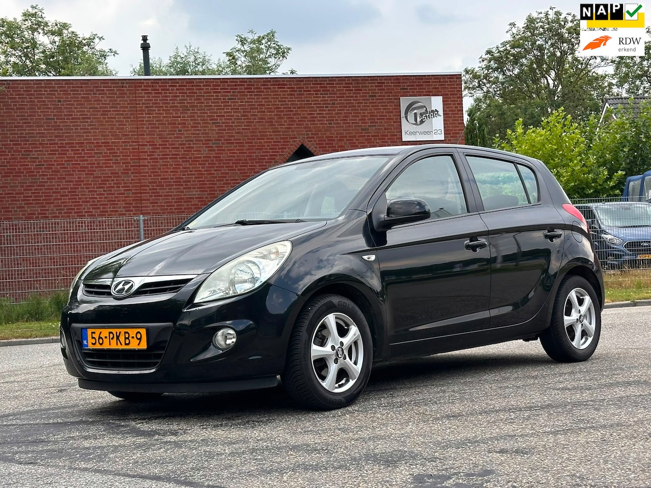 Hyundai i20 - 1.4i Dynamic XL 5DR*Airco*NAP*Parkeersensoren*LM velgen*APK* - AutoWereld.nl