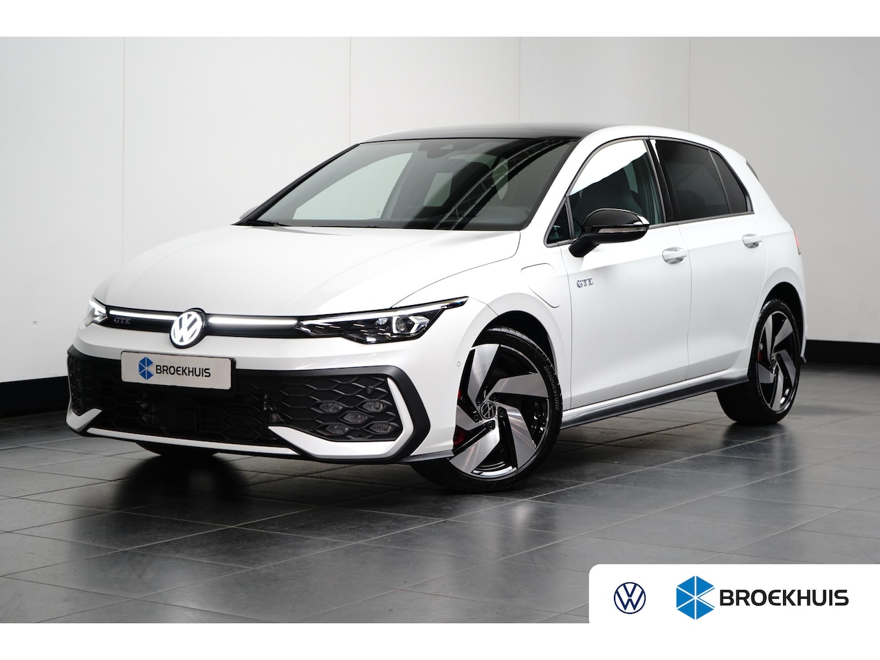 Volkswagen Golf - 1.5 TSI eHybrid 272PK GTE | Achteruitrijcamera | Dode-hoek detectie | Elektrische stoel me - AutoWereld.nl