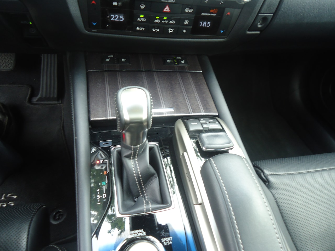 Lexus GS - 300h President Line FACELIFT MODEL superauto voor de juiste prijs