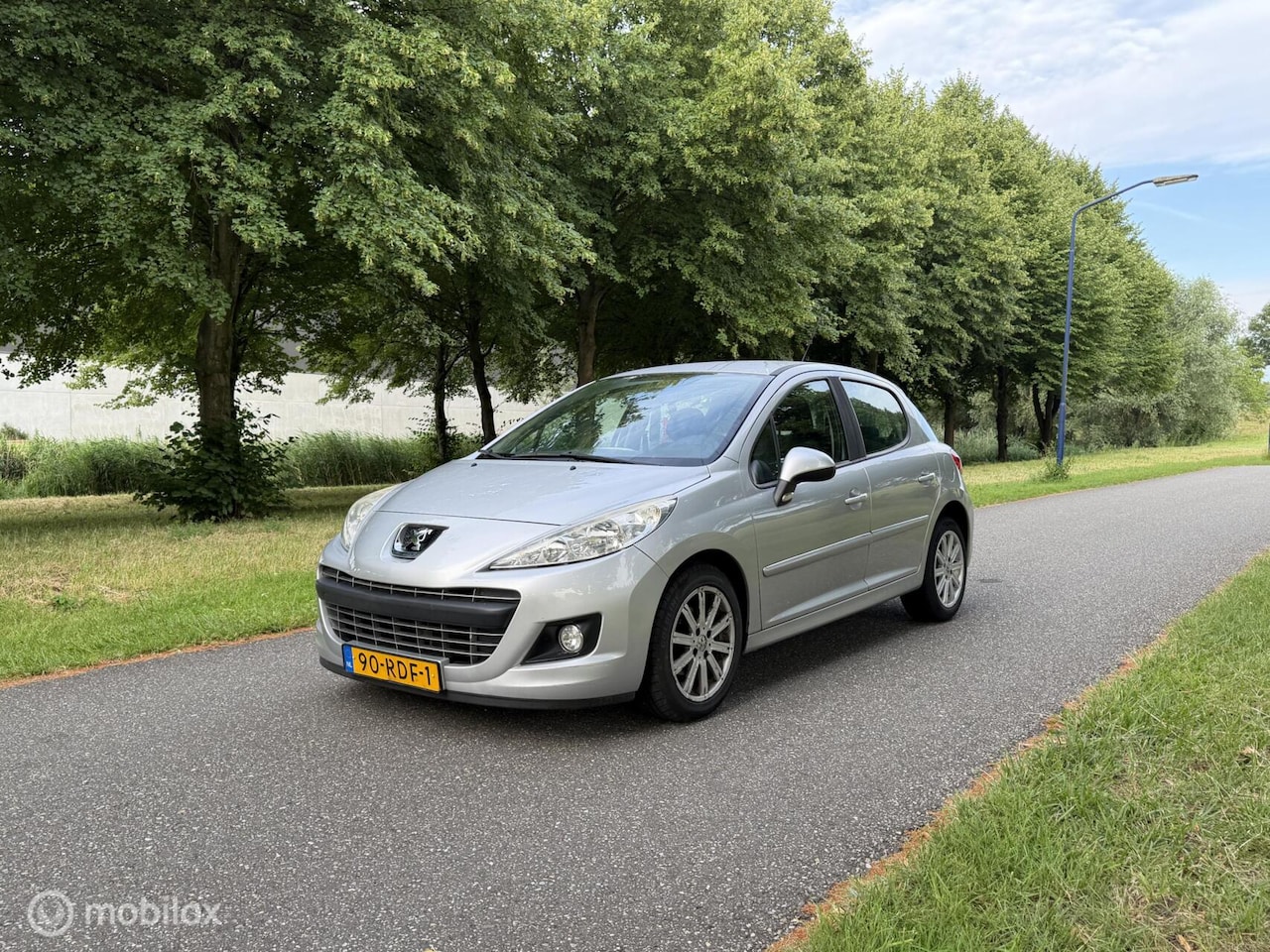 Peugeot 207 - 1.4 VTi Active*NEW APK*AIRCO*CRUISE*PARKEERSENSOR - AutoWereld.nl