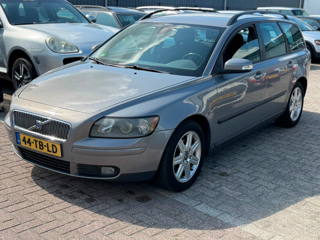 Volvo V50 - 1.8 Edition I 2006 Grijs Airco Trekhaak - AutoWereld.nl