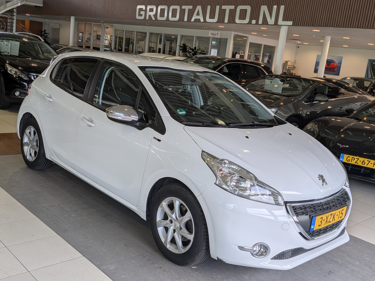 Peugeot 208 - 1.2 PureTech Style Airco, Automaat, Cruise Control - AutoWereld.nl