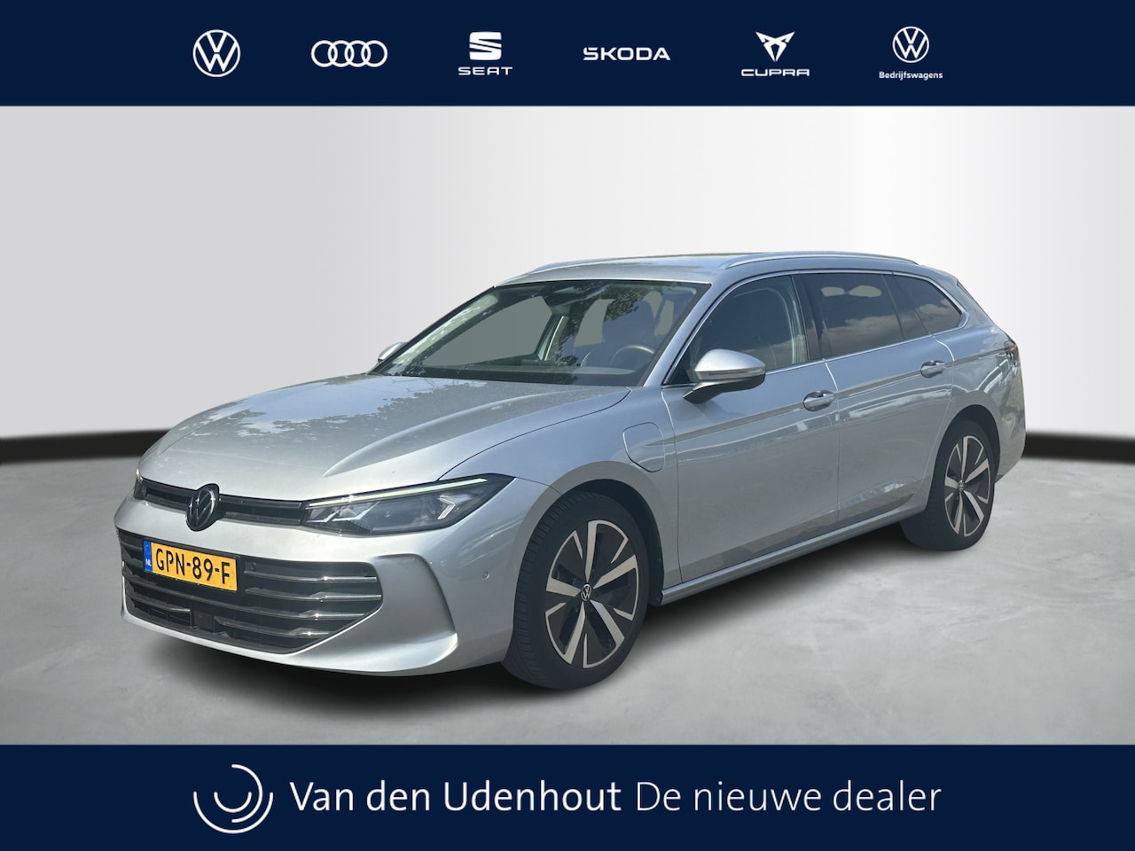 Volkswagen Passat Variant - 1.5 204pk eHybrid Business Trekhaak - AutoWereld.nl