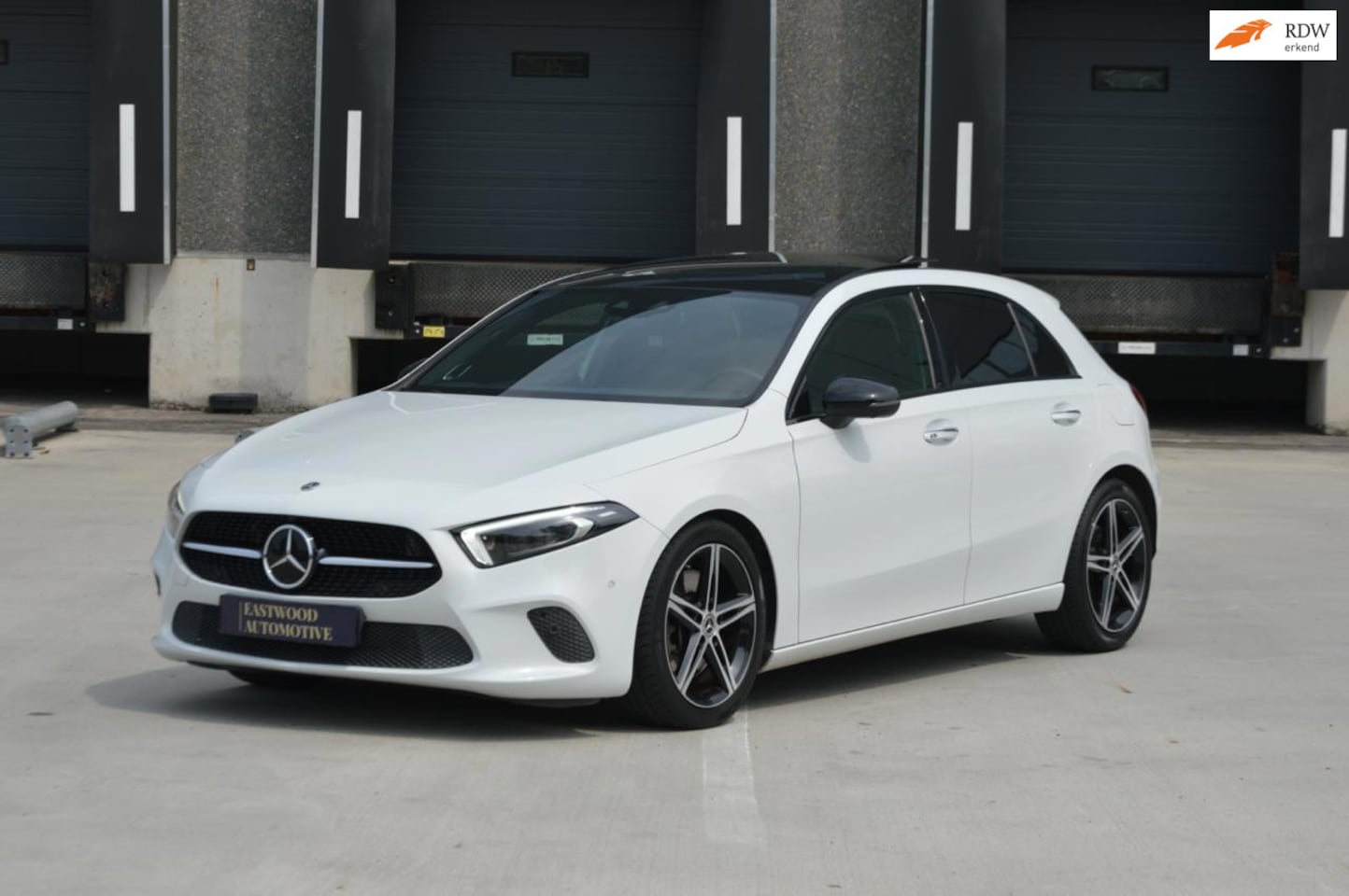 Mercedes-Benz A-klasse - 250 Premium Pano|Digital Dash|VOLL - AutoWereld.nl