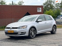 Volkswagen Golf - 1.2 TSI Highline 5DR*Stoelverwarming*Airco*Trekhaak*LM velgen*Parkeersensoren*APK