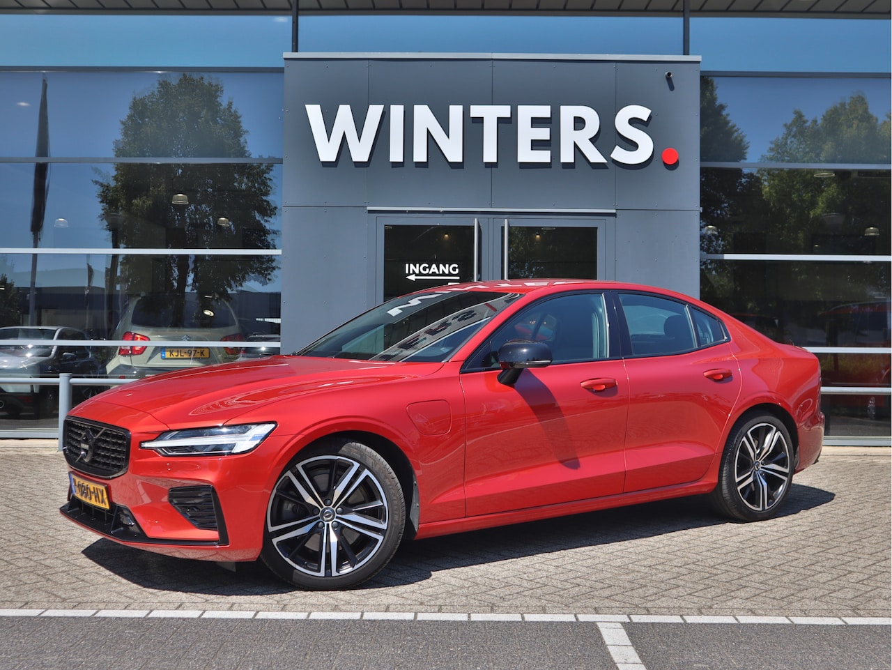 Volvo S60 - 2.0 T6 AWD Twin Engine R-Design Memory | Adaptieve Cruise Control | Auto Pilot SOH - AutoWereld.nl