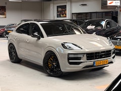 Porsche Cayenne Coupé - 4.0 Turbo V8 E-Hybrid Panoramadak|Keramisch|My 2024|Nwp.244000|Org.NL|1e Eig.|739pk|BTW