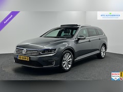 Volkswagen Passat Variant - 1.4 TSI GTE Highline PANO TREKHAAK NAVI CRUISE