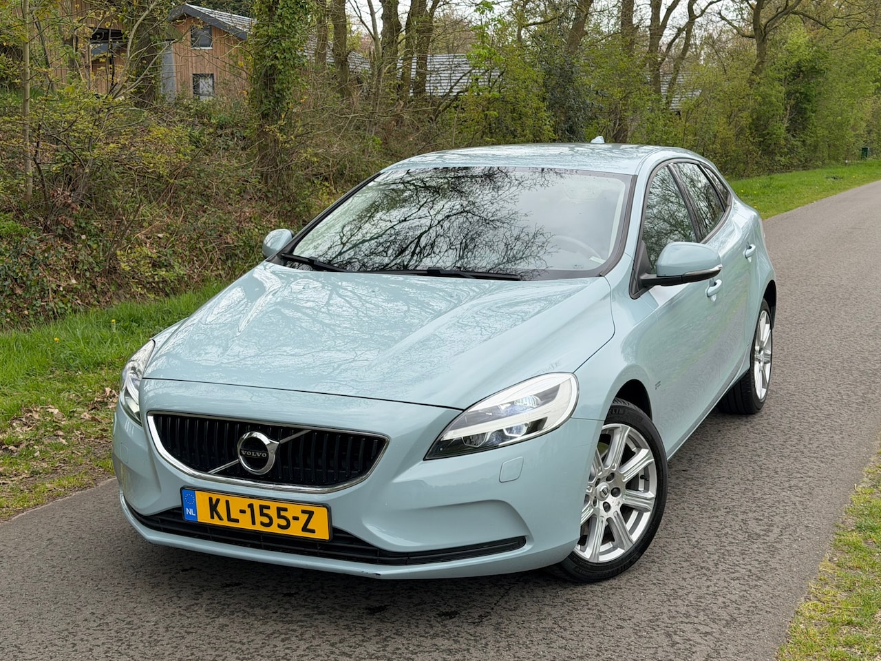 Volvo V40 - 2.0 D2 Nordic+ | Automaat + Navi + Cruise Nu € 14.975,-!!! - AutoWereld.nl