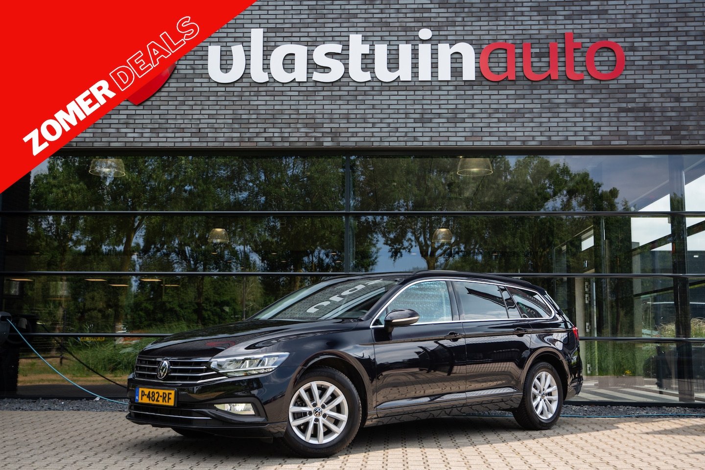Volkswagen Passat Variant - 1.5 TSI R-Line Business + 1.5 TSI R-Line Business + , Adap. cruise, Trekhaak, Carplay, Memory, - AutoWereld.nl