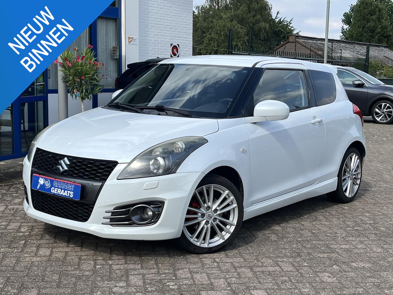 Suzuki Swift - 1.6 Sport Sportstoelen, Navigatie, Cruise control, Apple carplay/Android auto. - AutoWereld.nl