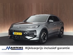 Volkswagen T-Roc - 1.5 eTsi 150pk DSG R-Line First Edition Trekhaak Camera Stoelverwarming Keyless Virtual Co