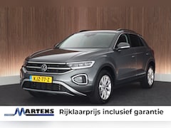 Volkswagen T-Roc - 1.5 TSI 150pk DSG Style Trekhaak Camera Stoelverwarming Massage Virtual Cockpit Navigatie