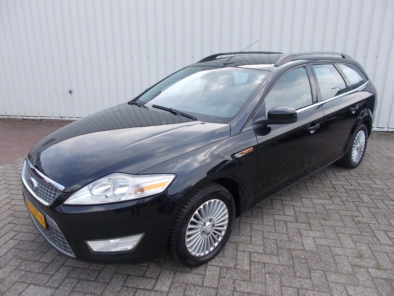 Ford Mondeo Wagon - 2.0-16V Limited 2.0-16V Limited ( APK 30-04-2027 ) - AutoWereld.nl
