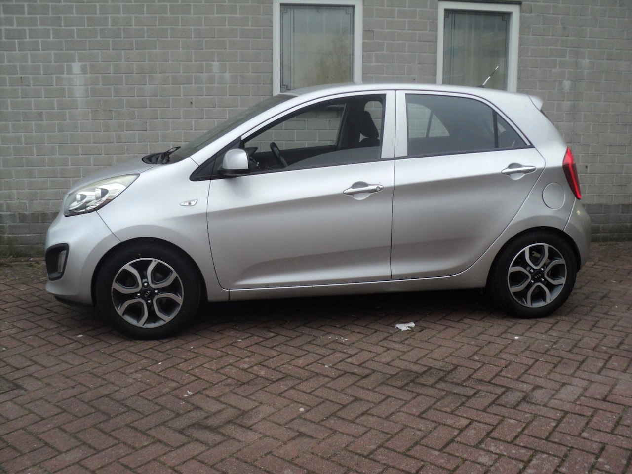 Kia Picanto - 1.0 CVVT nette auto airco 5drs bj2014 - AutoWereld.nl