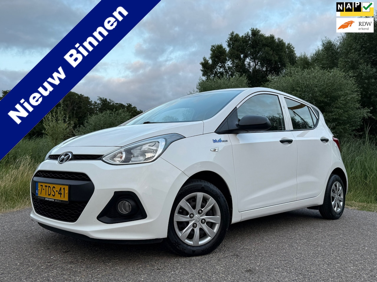 Hyundai i10 - 1.0i i-Motion | Climate Control | Nieuwe Koppeling! | 2e Eigenaar | AUX/USB/12V | Originee - AutoWereld.nl