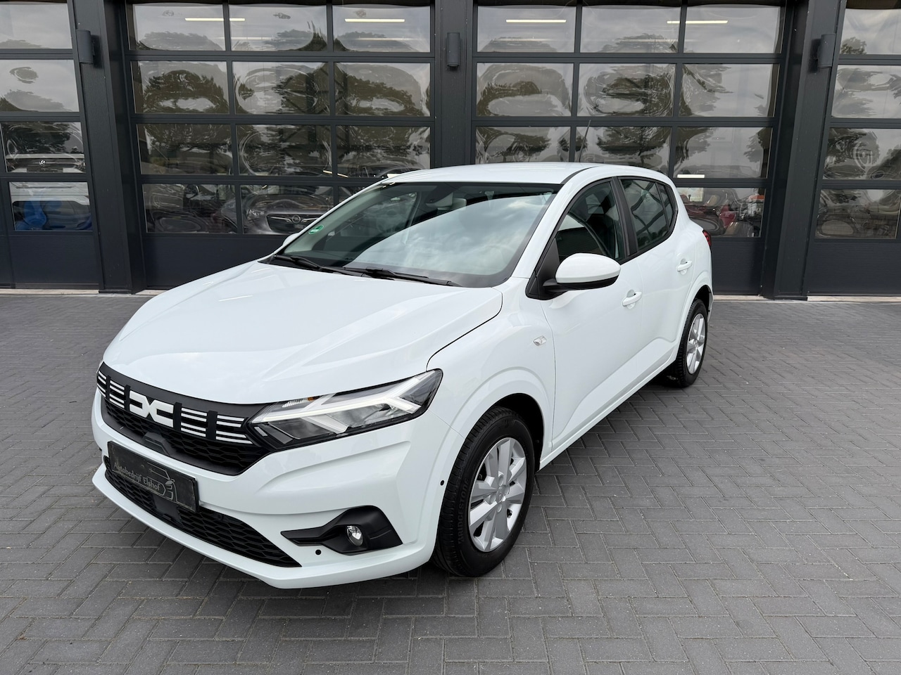Dacia Sandero - Dacia Sandero 1.0 TCe 90 Automaat - AutoWereld.nl