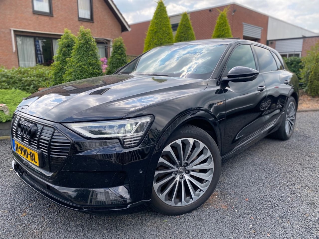 Audi e-tron - E-TRON 55 QUATTRO S-LINE ADV PL S 95kWh NL Auto SOH 88%!! BTW PANO 408PK - AutoWereld.nl