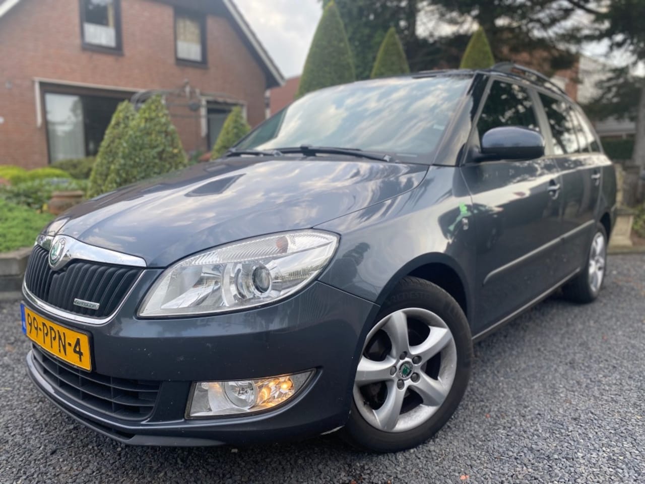 Skoda Fabia Combi - 1.2 TDI GREENLINE Airco - Cruise control - Trekhaak - Euro 5 SLECHTS 1590 EURO!!! - AutoWereld.nl