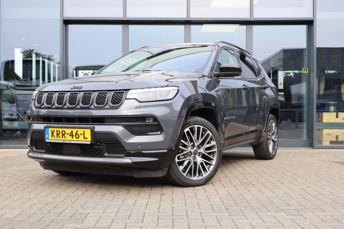 Jeep Compass - 1.5T SUMMIT e-HYBRID Automaat / Vol leder / 19 inch - AutoWereld.nl