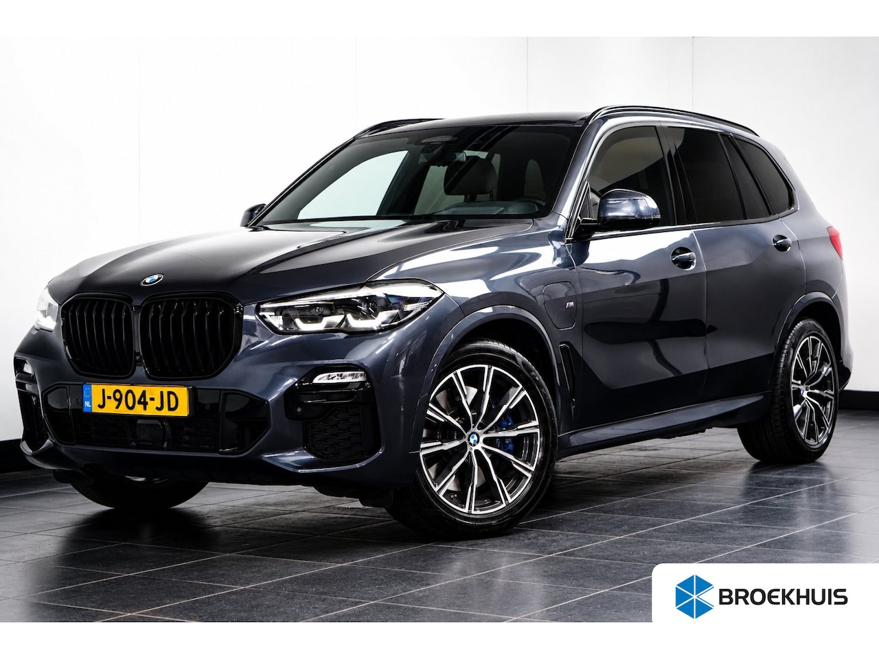 BMW X5 - xDrive45e High Executive | NL-AUTO! | M-SPORT | 360° CAMERA ELEKTR TREKHAAK | LUCHTVERING - AutoWereld.nl