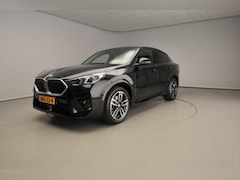 BMW X2 - sDrive20i | M-Sportpakket | LED | Leder | Navigatie | Sportstoelen | Stoelverwarming | DAB