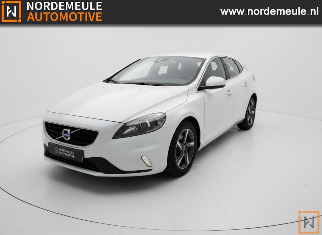 Volvo V40 - 2.0 D2 SUMMUM BUSINESS. STOELVW, CRUISE, BLUETOOTH - AutoWereld.nl