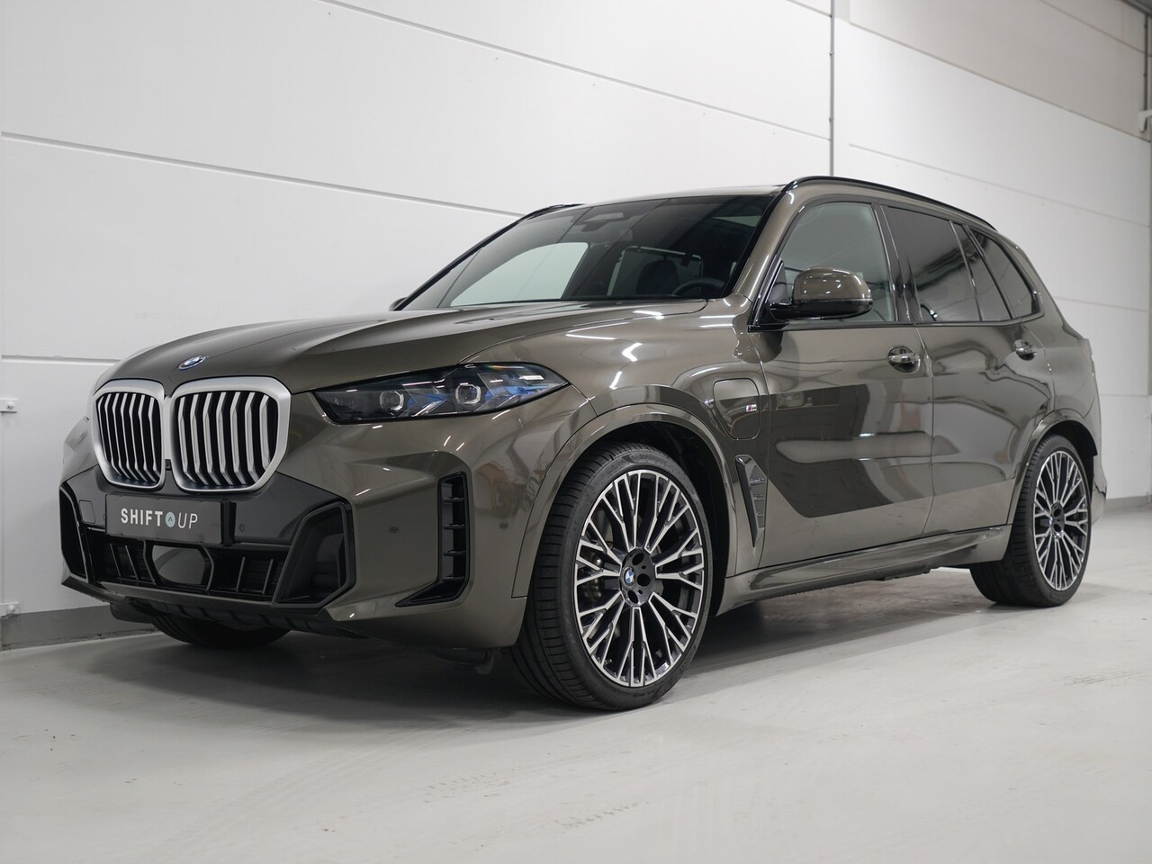 BMW X5 - xDrive50e M-Sport | Panoramadak | CoPilot | Elektr. Trekhaak - AutoWereld.nl