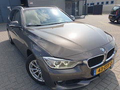 BMW 3-serie Touring - 320i High Executive