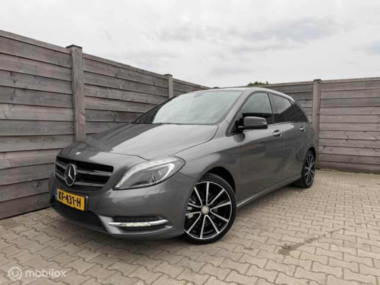 Mercedes-Benz B-klasse - 180 Prestige Night-Led-Stoelvw-Memory - AutoWereld.nl