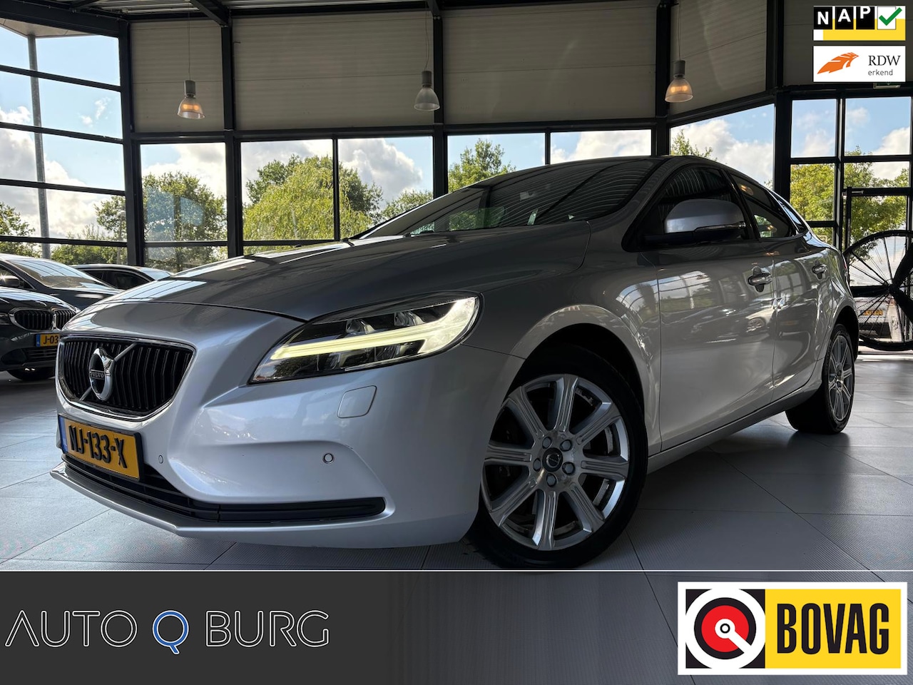 Volvo V40 - 1.5 T2 Nordic+ | Stoelverwarming | Navi | LED | PDC | LMV | Cruise | Climate | ORG NL | - AutoWereld.nl