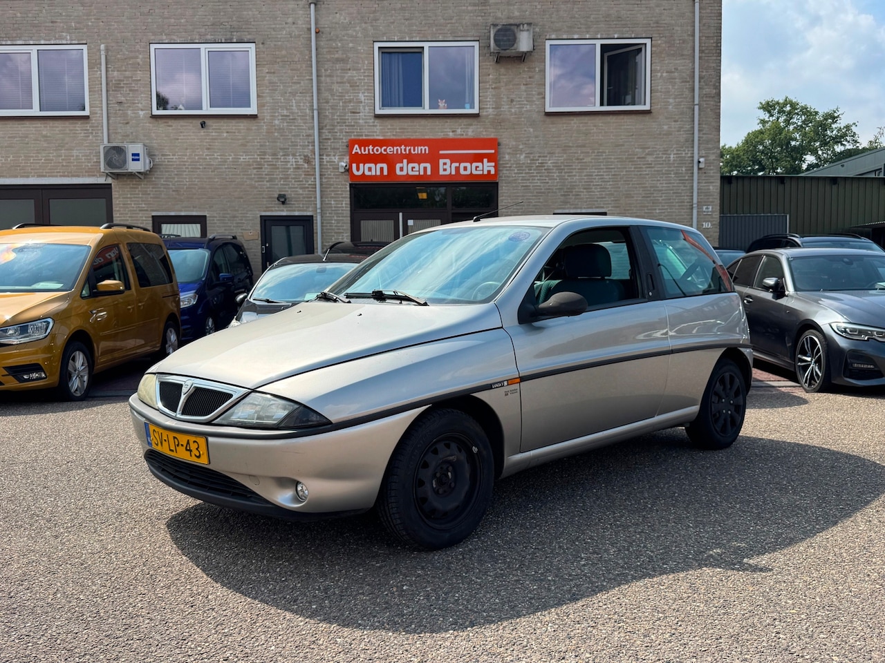 Lancia Y(psilon) - Ypsilon 1.2 LS ECVT automaat 01.08.27 apk - AutoWereld.nl