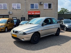 Lancia Y(psilon) - Ypsilon 1.2 LS ECVT automaat 01.08.27 apk
