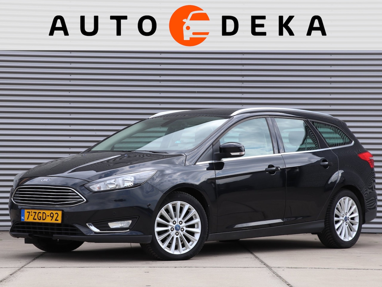 Ford Focus Wagon - 1.5 TDCI Titanium Edition *Dealeronderh.*Navigatie* - AutoWereld.nl