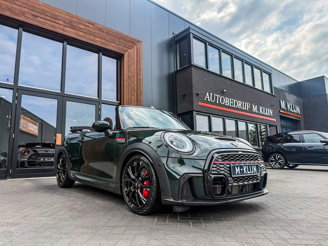 MINI Cabrio - 2.0 John Cooper Works JCW Pack F1 aut 231pk Blackline/Alle opties/Btw - AutoWereld.nl
