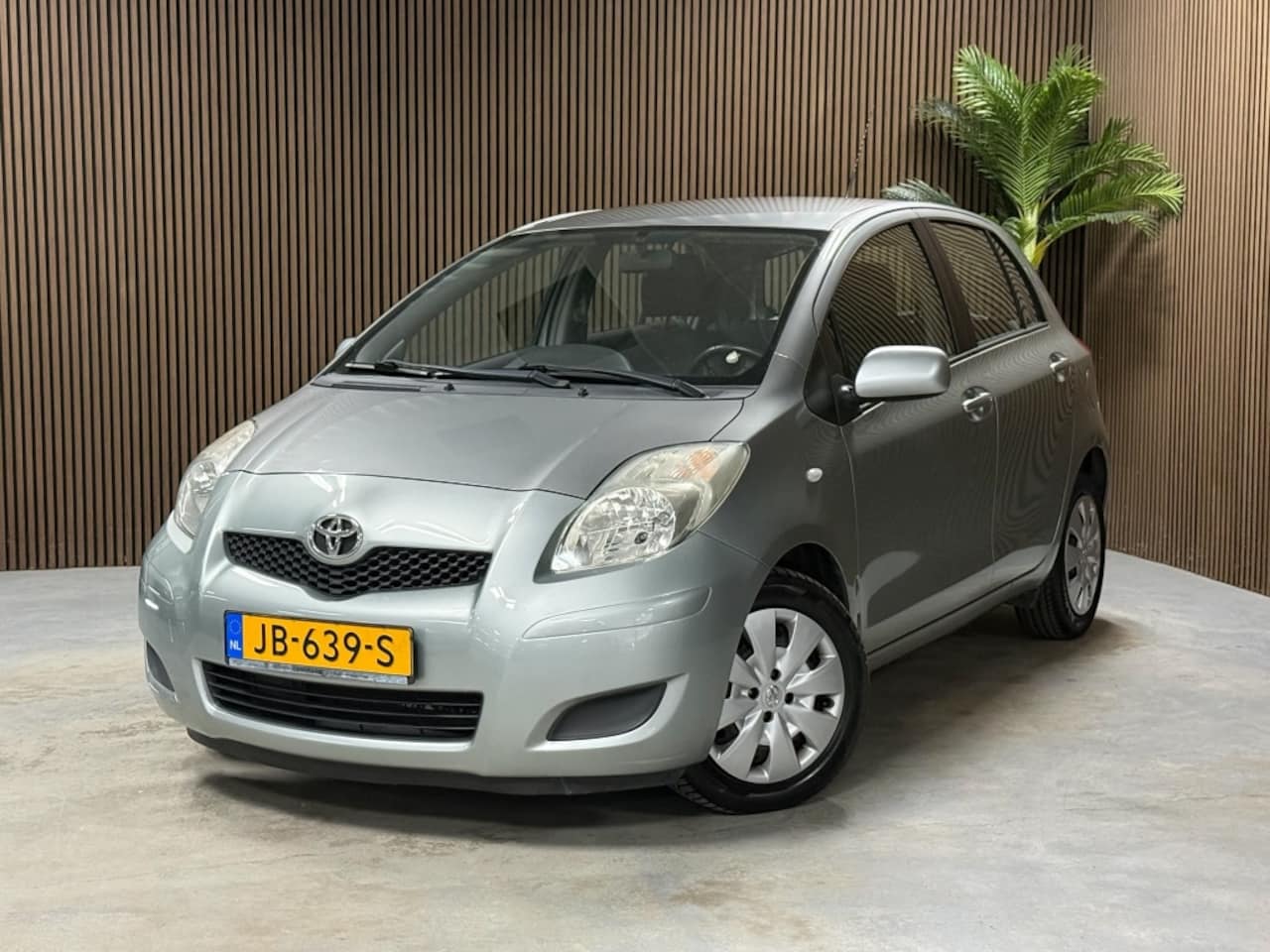 Toyota Yaris - 1.3 VVT-i Aspiration 1.3 VVTi Aspiration - AutoWereld.nl