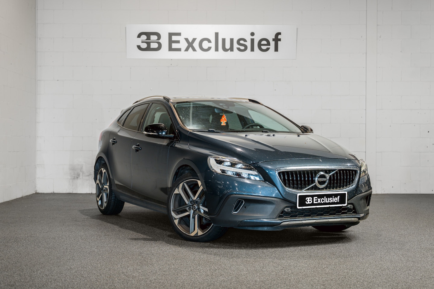 Volvo V40 Cross Country - 1.5 T3 Polar+ Luxury 1.5 T3 Polar+ Luxury - AutoWereld.nl