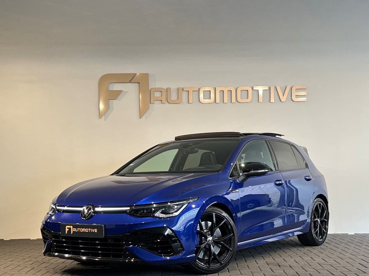 Volkswagen Golf - 2.0 TSI 4Motion R DRIFT|Akra|Pano|HuD|H/K|Leer| - AutoWereld.nl