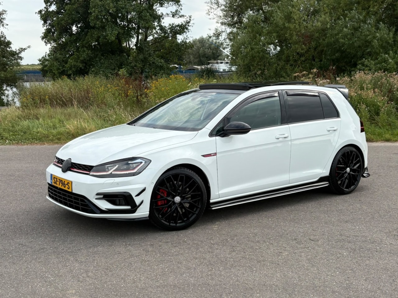 Volkswagen Golf - 2.0 TSI GTI Performance PANO CARPLAY HONINGGRAAT - AutoWereld.nl