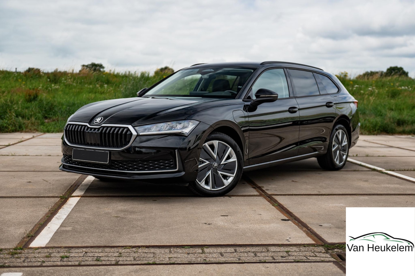 Skoda Superb Combi - 1.5 TSI PHEV Selection | TREKHAAK | SUNSET | 18" - AutoWereld.nl