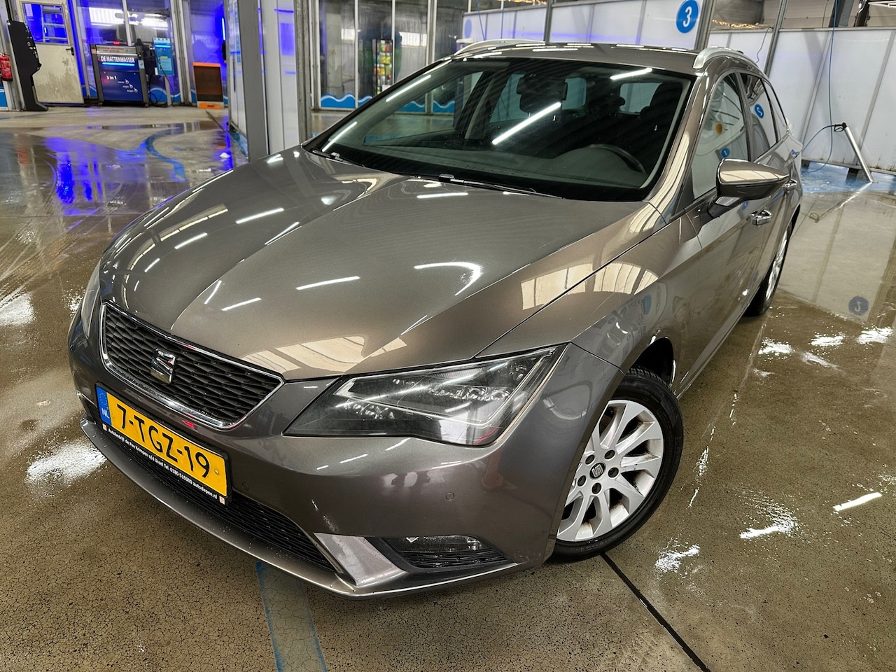 SEAT Leon ST - MET NIEUW DIST RIEM, NAVIGATIE, CRUISE CONT & AIRCO! - AutoWereld.nl