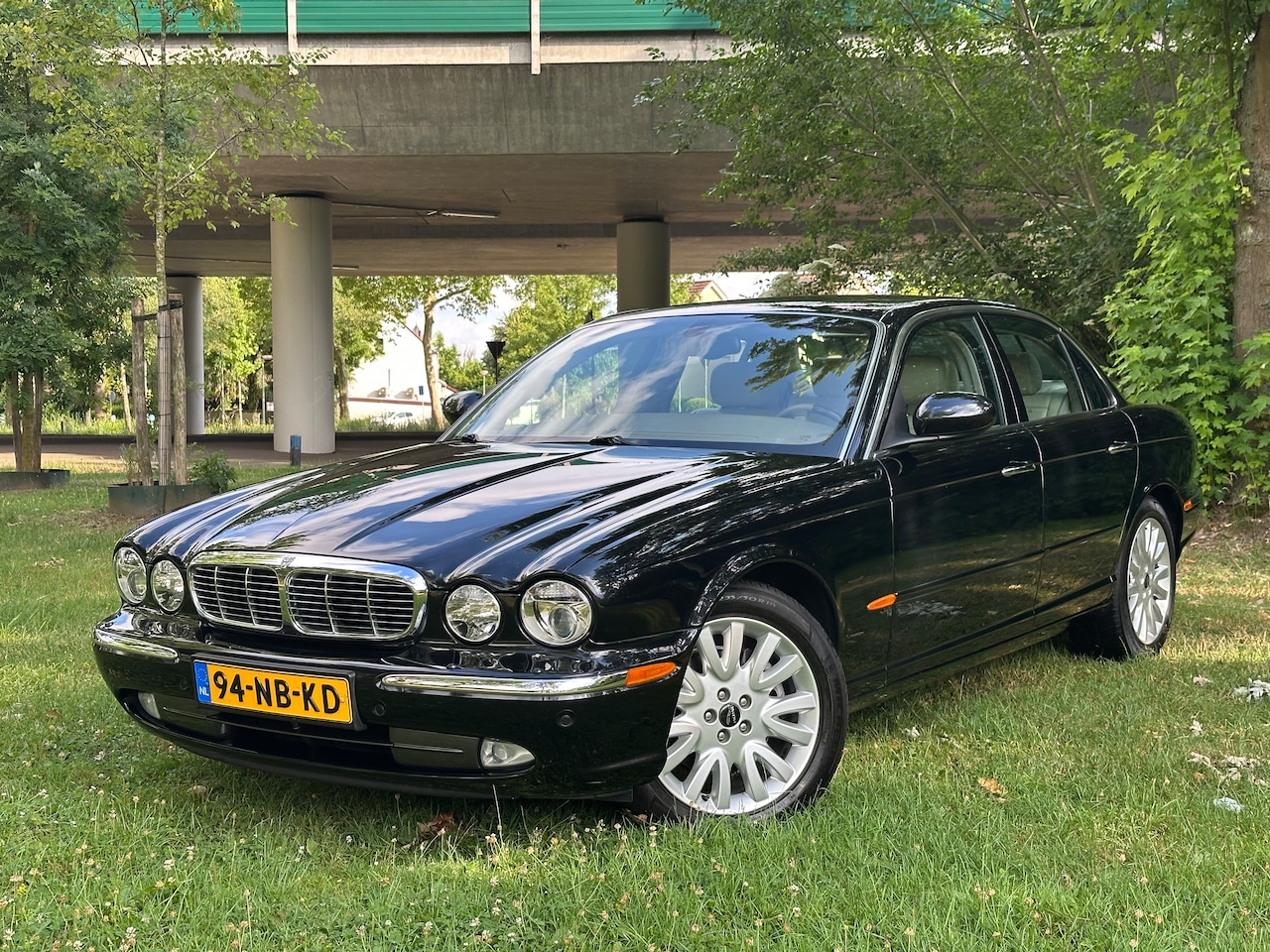 Jaguar XJ - 3.5 V8 Executive Nieuwstaat - AutoWereld.nl