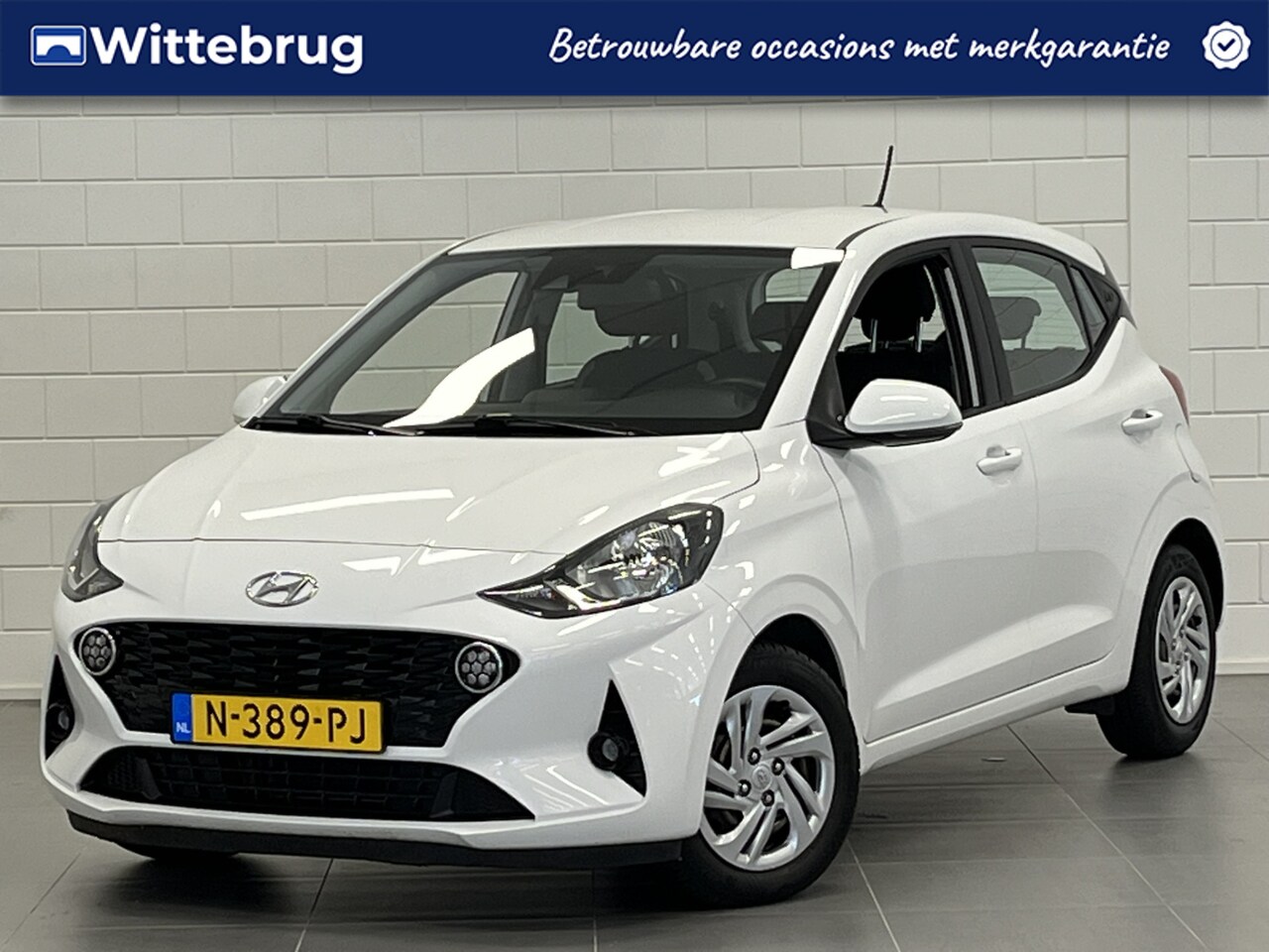 Hyundai i10 - 1.0 Comfort 5-zits AUTOMAAT! | APPLE / ANDROID NAVIGATIE | AIRCO | LEUKE ZUINIGE AUTO! - AutoWereld.nl