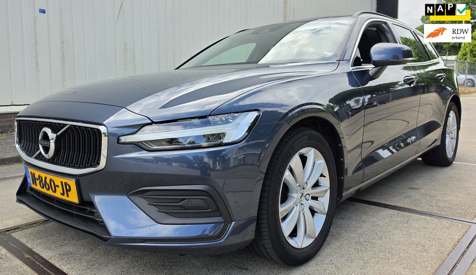 Volvo V60 - 2.0 B3 Momentum Business 2.0 B3 Momentum Business - AutoWereld.nl