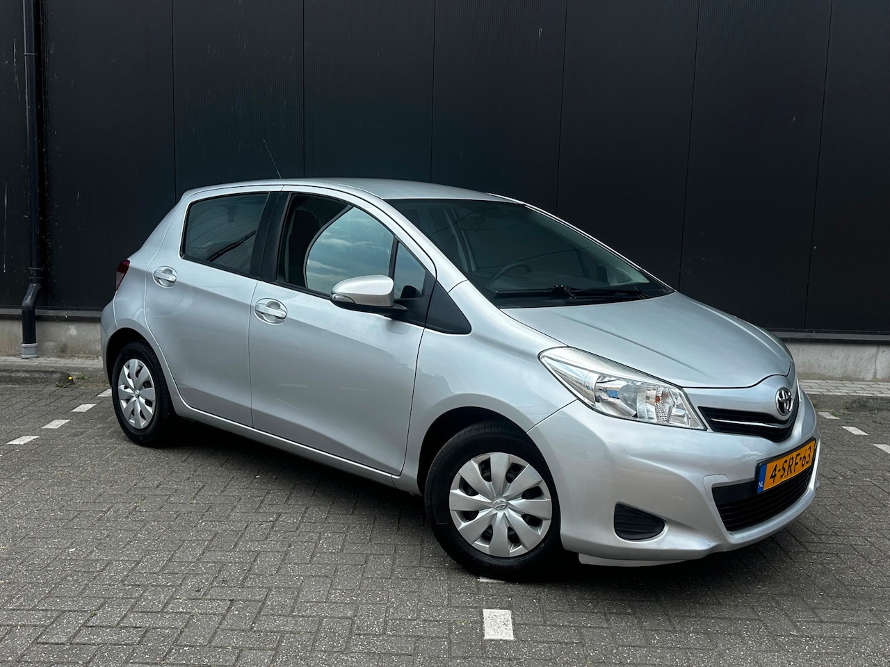 Toyota Yaris - 1.0 VVT-i Now* Dealer onderh.* Airco* N.A.P.!! - AutoWereld.nl
