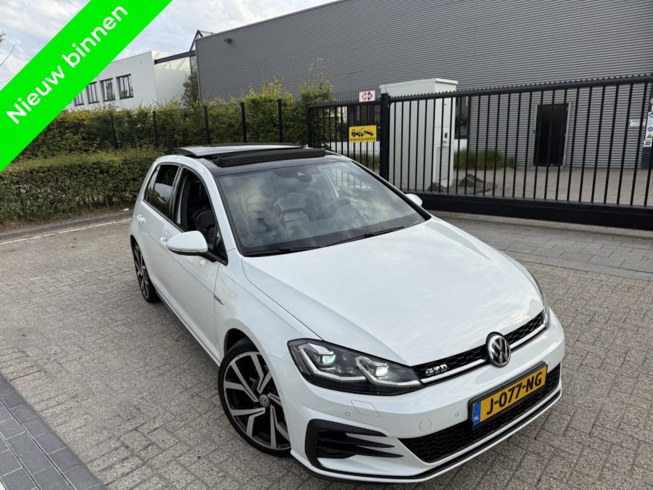 Volkswagen Golf - 2.0 TDI GTD Keyless|Pano|Sensoren|Camera - AutoWereld.nl