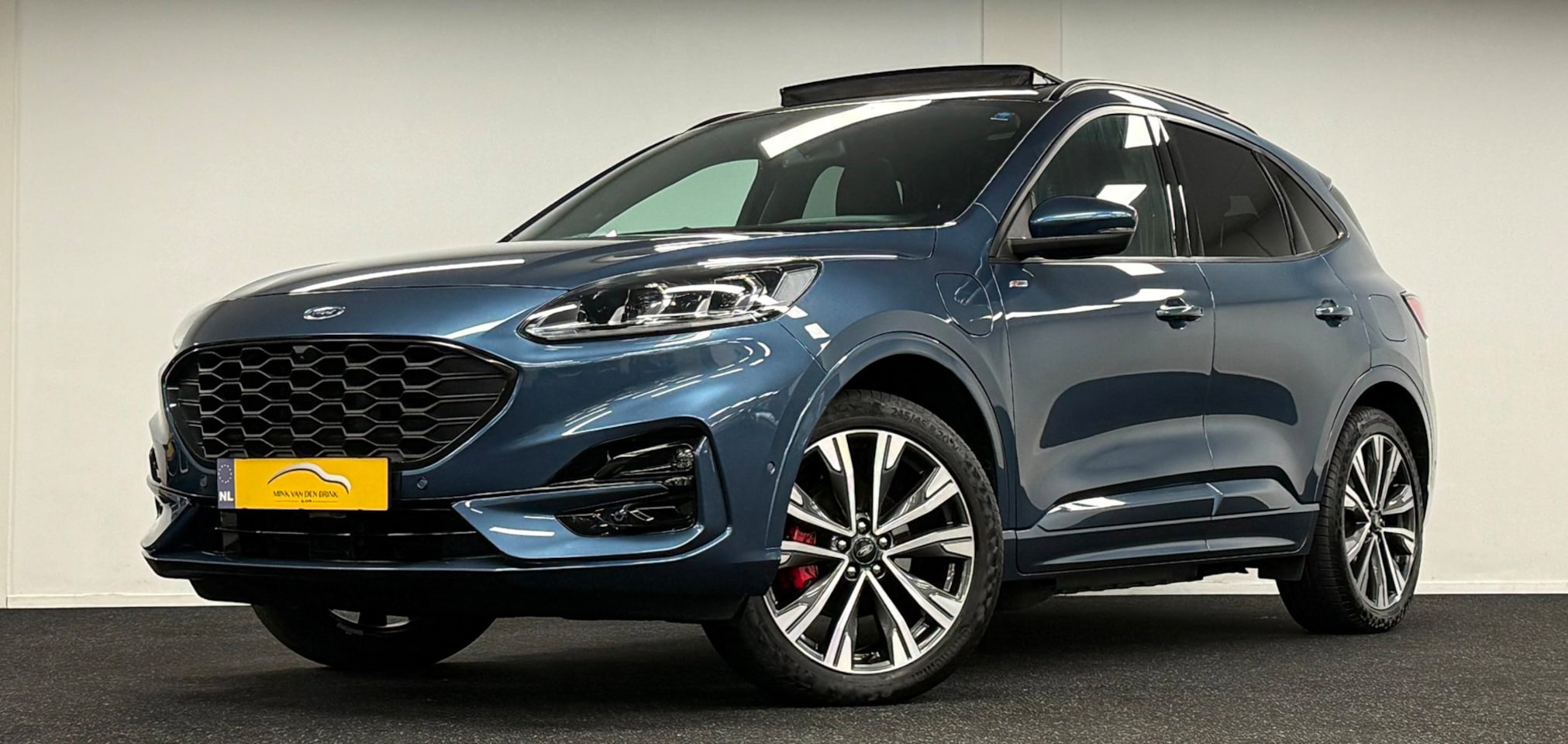 Ford Kuga - 2.5 PHEV ST-Line X*224PK*Panodak*Trekhaak*Camera*Navi*Carplay*Stoelverw*20'' - AutoWereld.nl