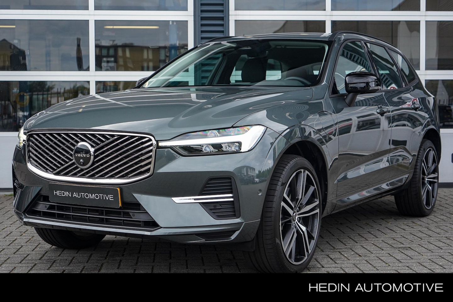 Volvo XC60 - 2.0 T6 Plug-in hybrid AWD Business Edition | 360 Graden | Harman/Kardon | Stoel & Stuurver - AutoWereld.nl
