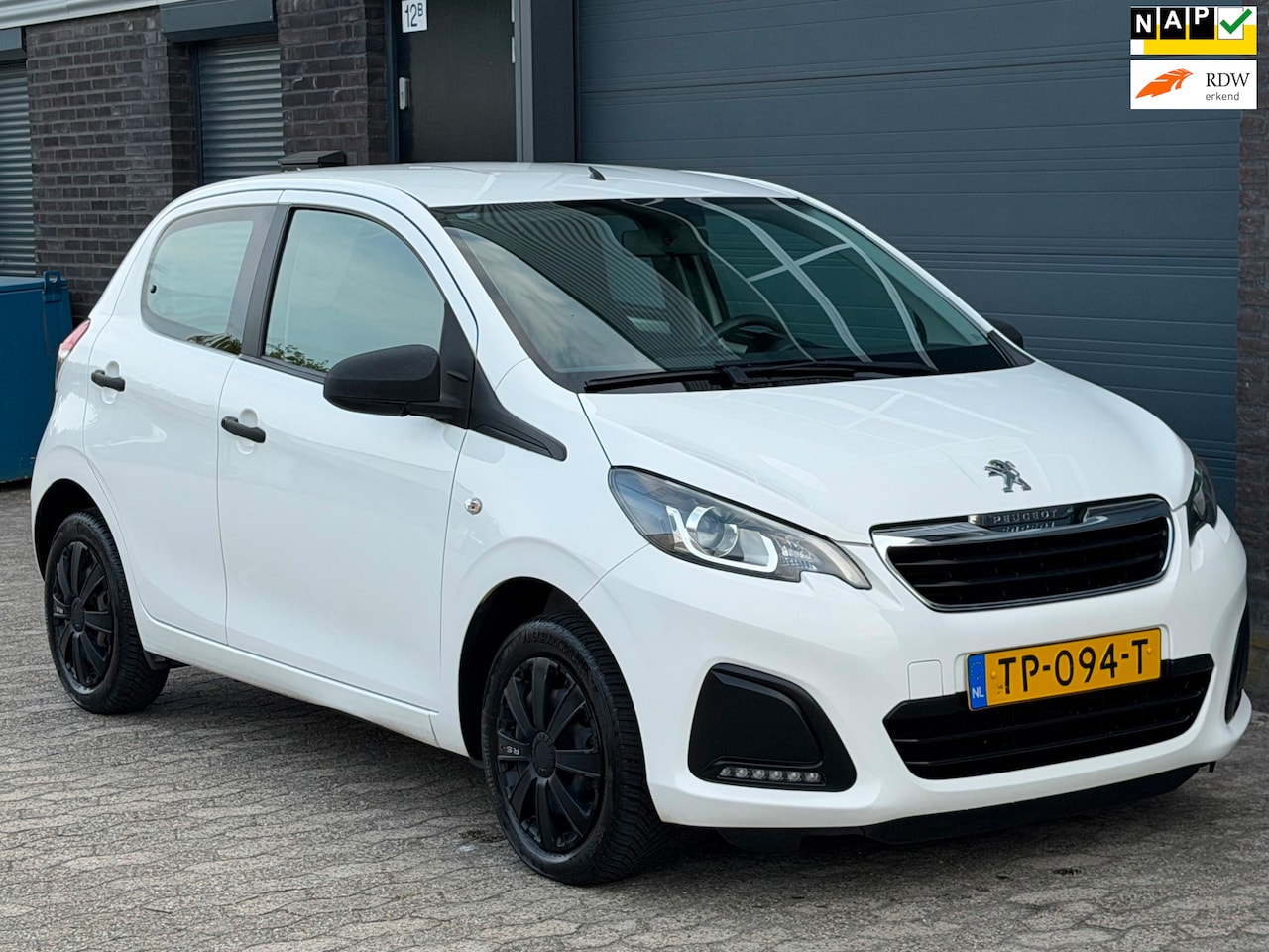 Peugeot 108 - 1.0 e-VTi Access CARPLAY 67246km NAP - AutoWereld.nl