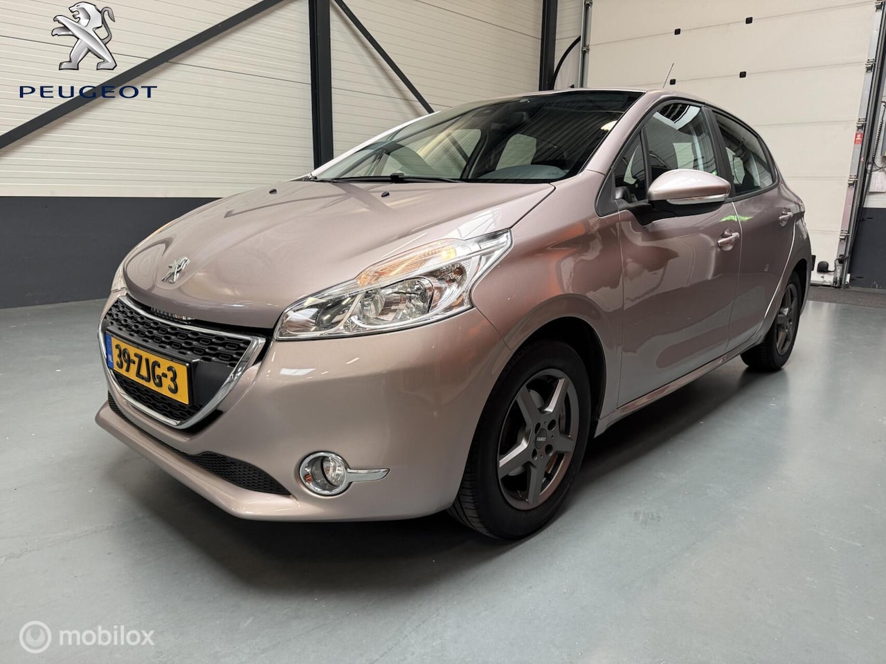 Peugeot 208 - 1.2 VTi Allure Navi|Clima|Cruise|Trekhaak - AutoWereld.nl